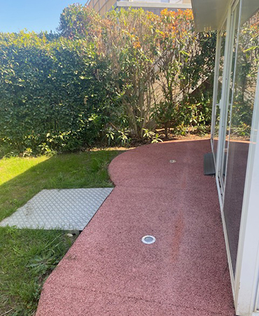 Privé buitenruimte van een accommodatie voor mensen met beperkte mobiliteit bij Lodges Méditerranée