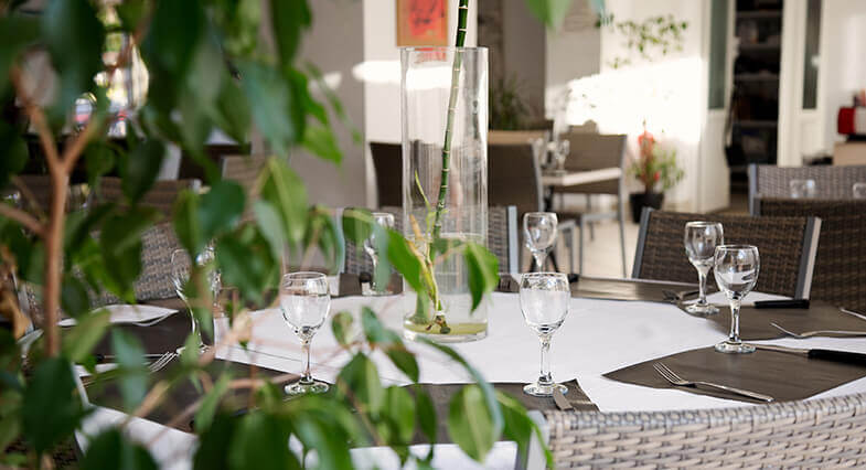 Terraza del restaurante del camping en Hérault