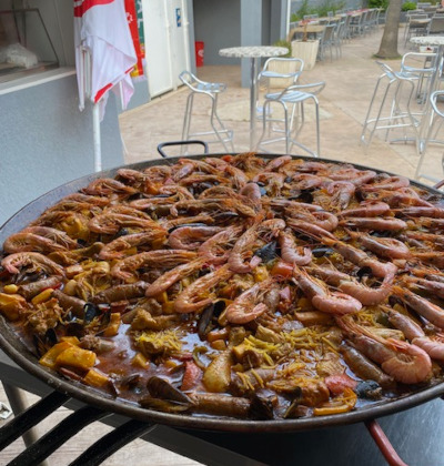Soirée paëlla organisé au camping Lodges Méditerranée