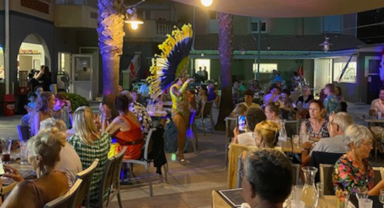 Animations à thème au patio du restaurant du camping